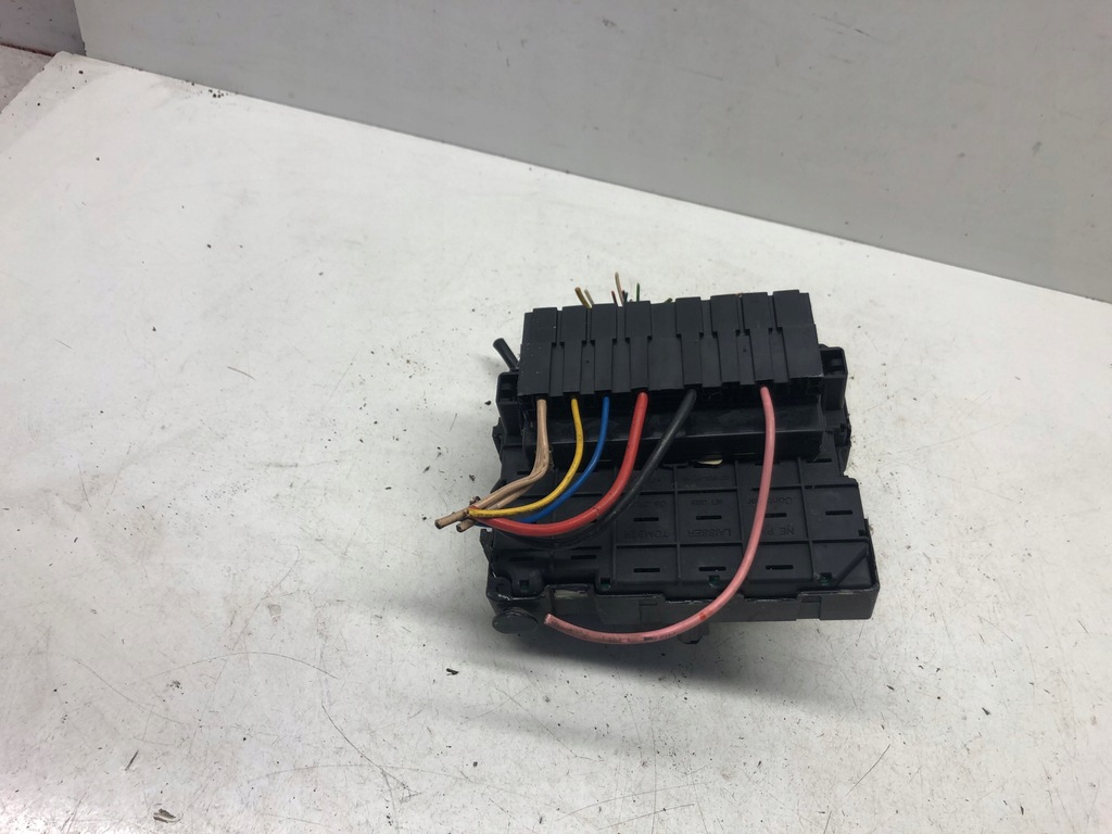 фото №7, Коробка запобіжників модуль bsm 9657608880 peugeot 206 1.4 hdi роз'єми