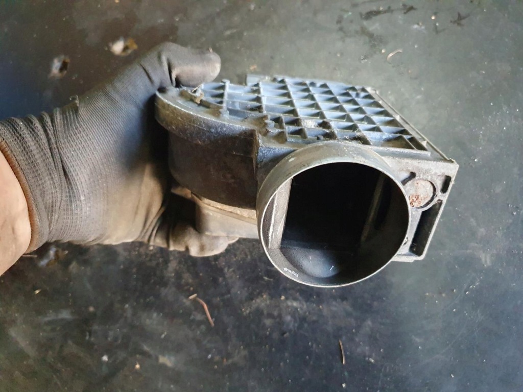 Audi 80 b4 avant універсал 1.9 tdi 281002072 витратомір Зі Шроту