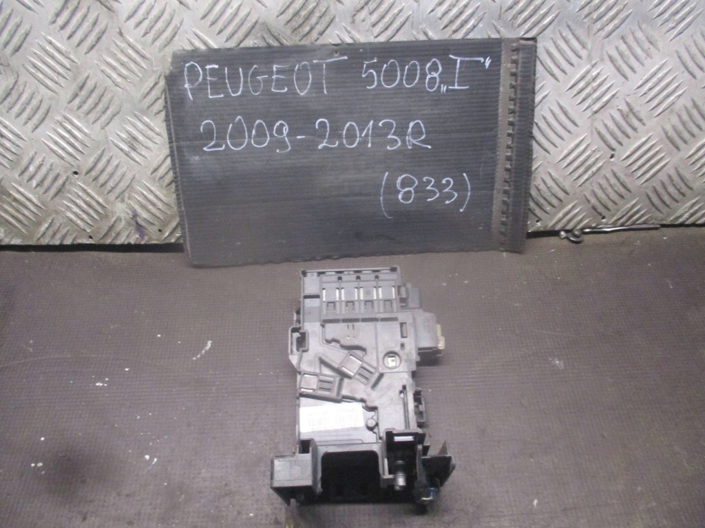 Предохранители аккумулятор peugeot 5008 1 09-13r 9666527580 Киев