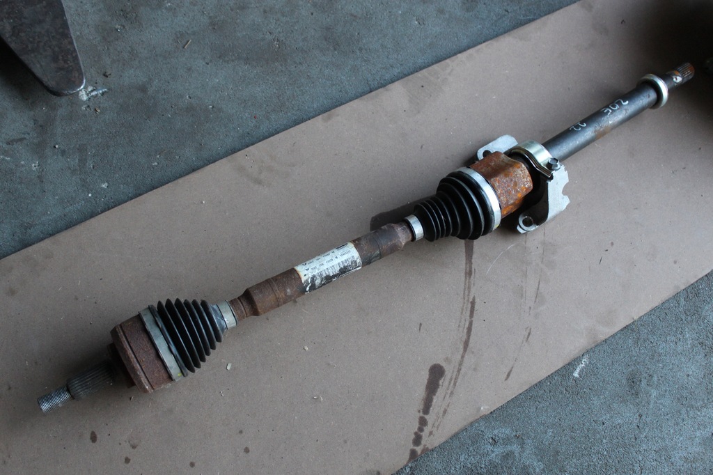 фото №1, Renault zoe 2021r приводной вал правая 391003770r