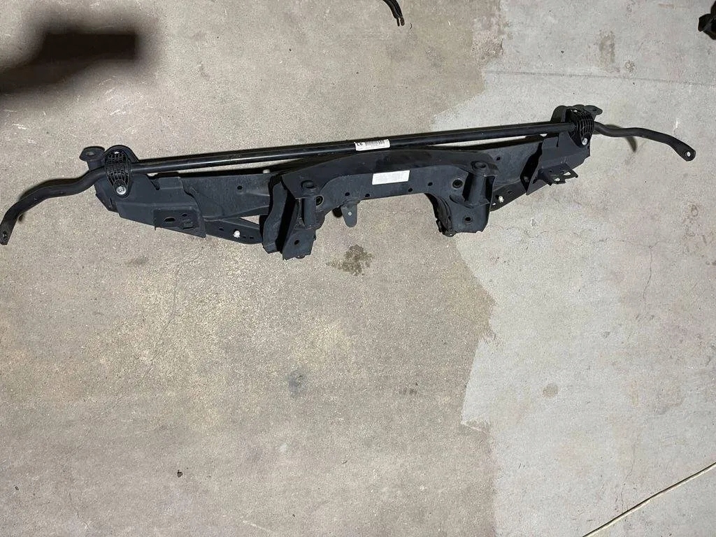 Стабилизатор задний bmw 2 gran tourer f46 6859895 2.0l бензиновый 120kw 2020 Цена