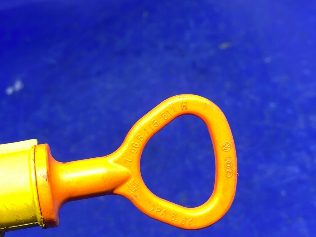 Щуп щуп оливи audi a4 b6 vw passat b5 2.0 b alt 06b103663g Київ