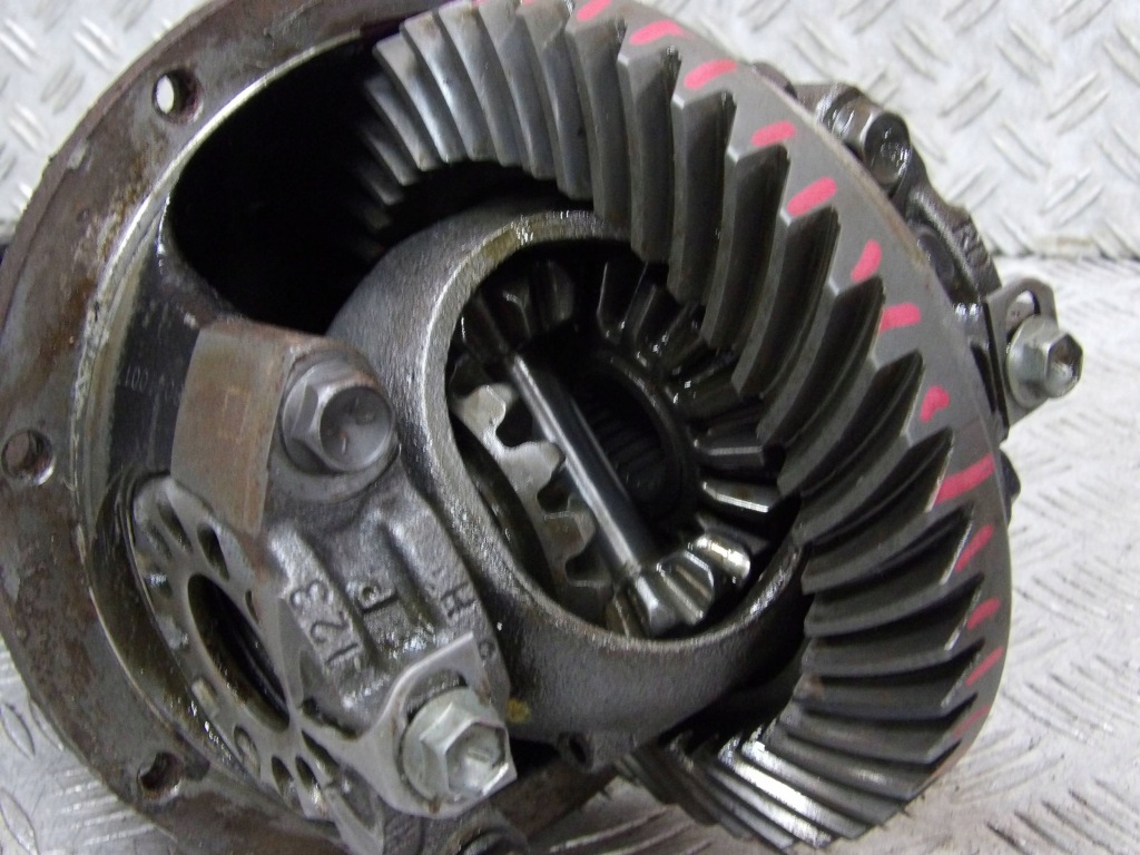 Suzuki jimny 1.3 мост перед 4.30 Киев