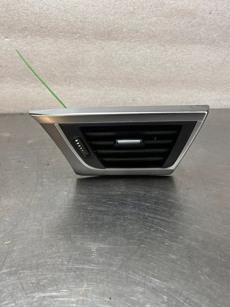 фото №1, Решётка обдув впуск консоли bmw f30 f31 f32 левая левый 9218549