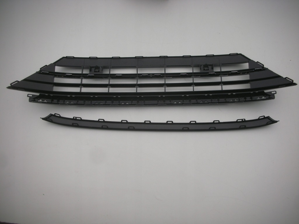 фото №2, Tiguan ii r-line решітка + хром середина бампера 2017- + молдинг