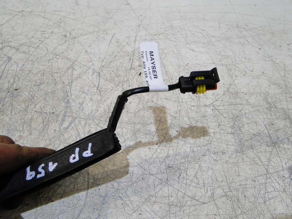 фото №6, Alfa romeo 159 прокладка скло правий перед підігрівається