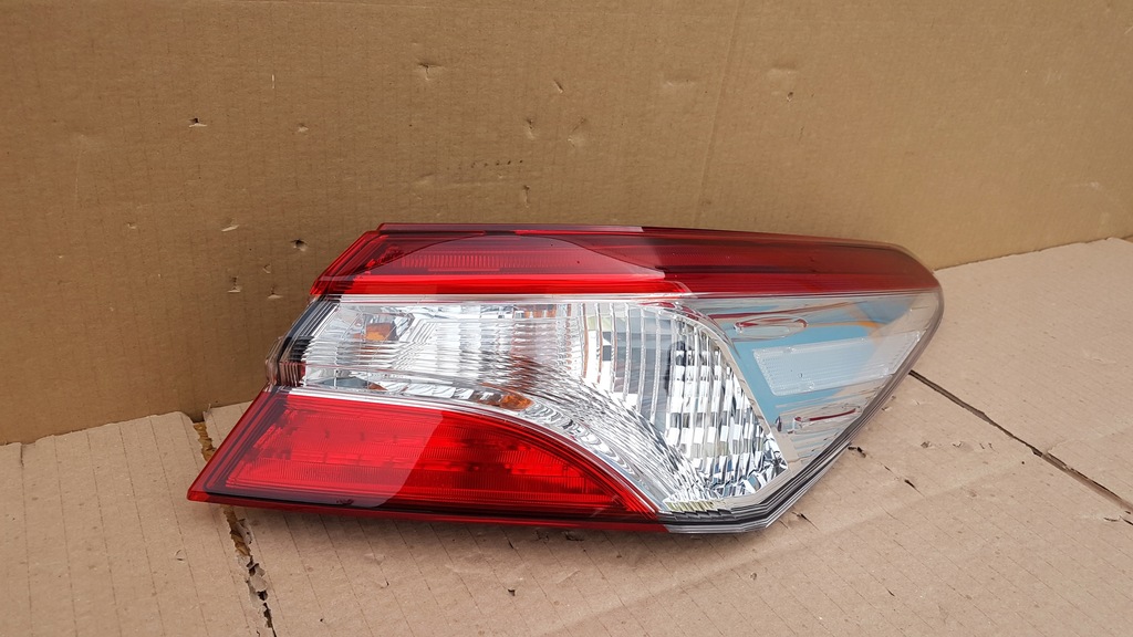 фото №8, Лампа задняя правая toyota camry led
