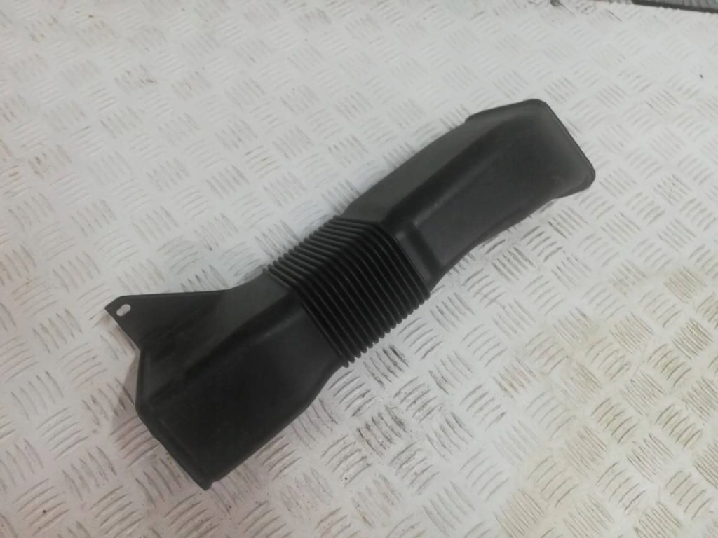 фото №1, Xx trafic ii 2.0 труба шланг воздуха 8200129517