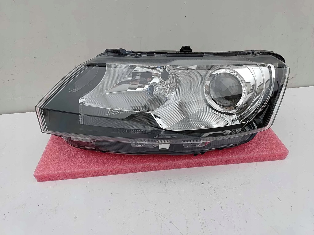 фото №1, Skoda rapid 12- лампа ліва перед передня ксенон nowa оригінальний номер 3988