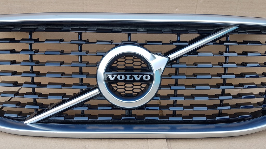 фото №4, Решётка радиатора решётка радиатора volvo xc60 ii r-design 17-