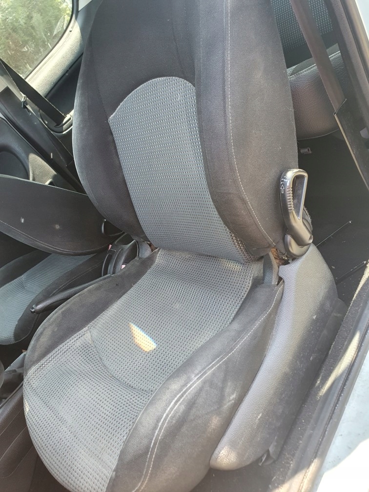 фото №8, Кришка бардачка пасажира peugeot 206 2002 r 3d 1.1 60 km eylc chb версія 3d