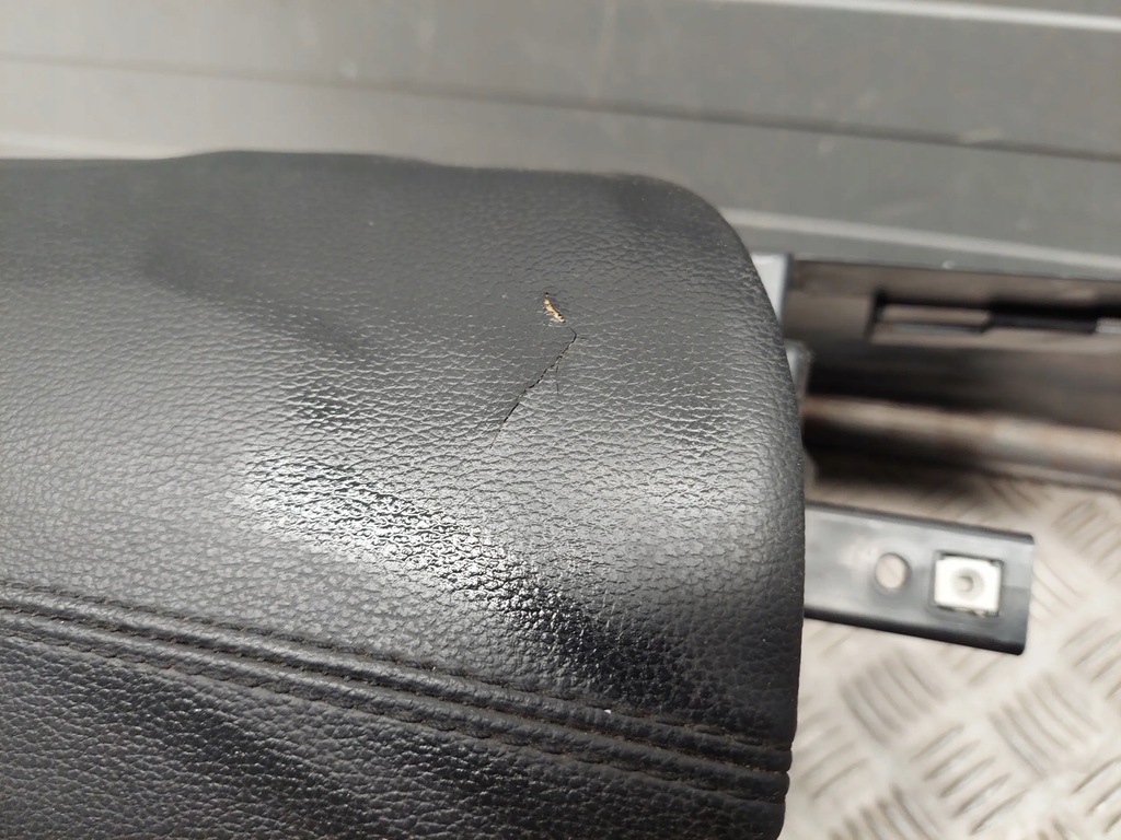 фото №8, Ford mustang vi fr3b63045a36a середина подлокотники