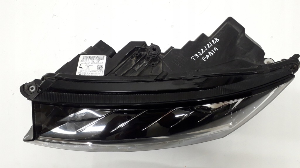 фото №14, Skoda fabia 3 iii lift 18- лампа левая перед led