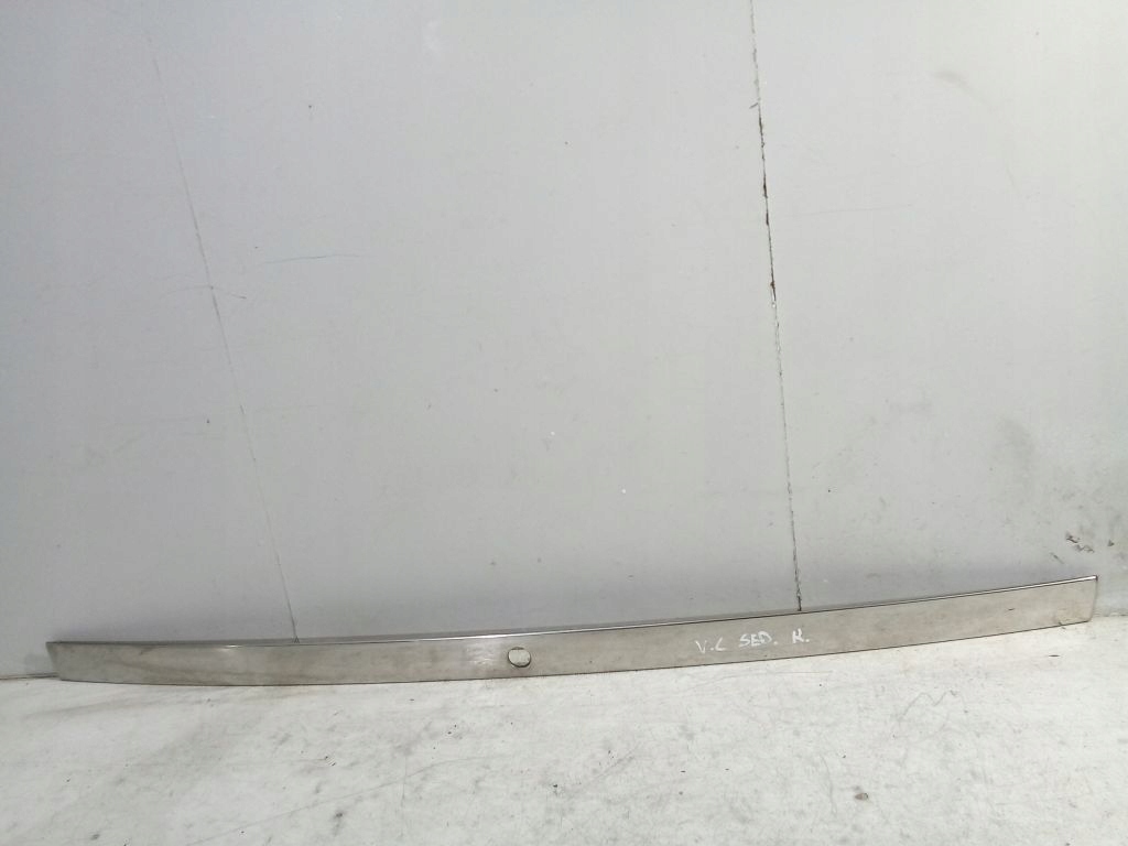 фото №1, Opel vectra c sedan накладка крышки задняя