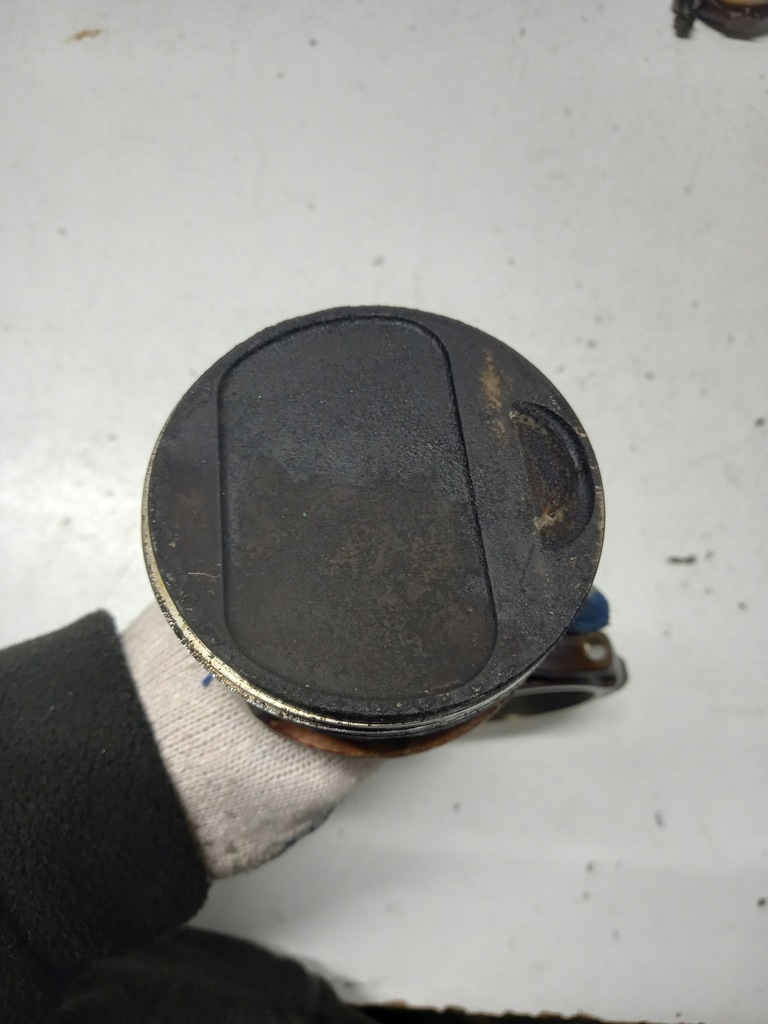 фото №4, Поршень поршни audi a8 d3 4.2 бензин