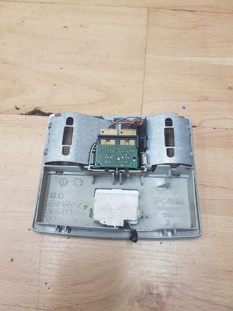 фото №2, Лампа освітлення салону audi a6 c5