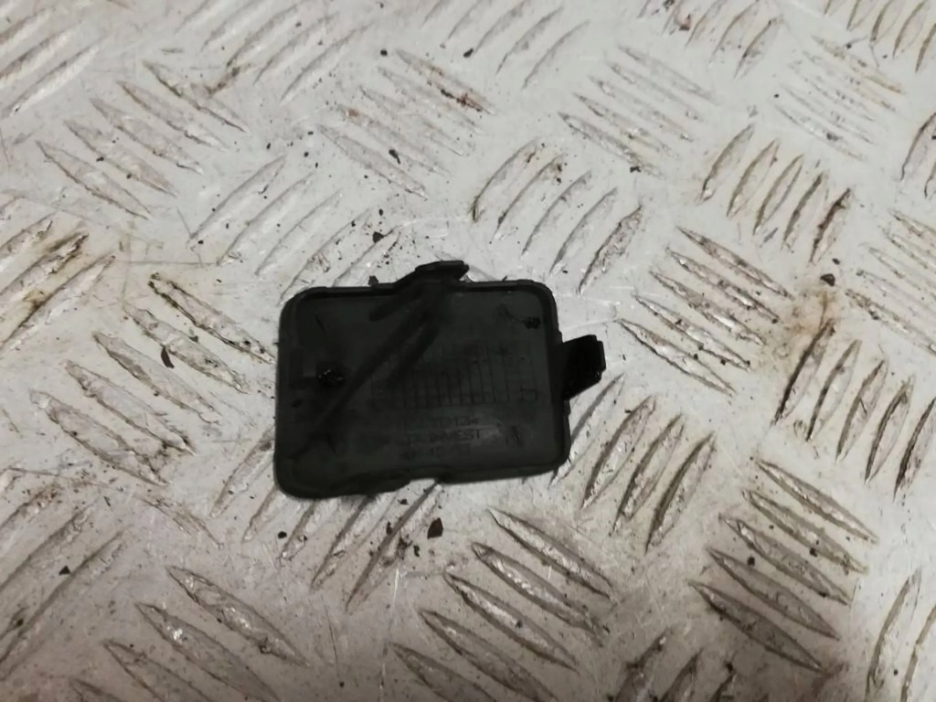 фото №2, Sandero ii lift заглушка бампера фаркоп перед