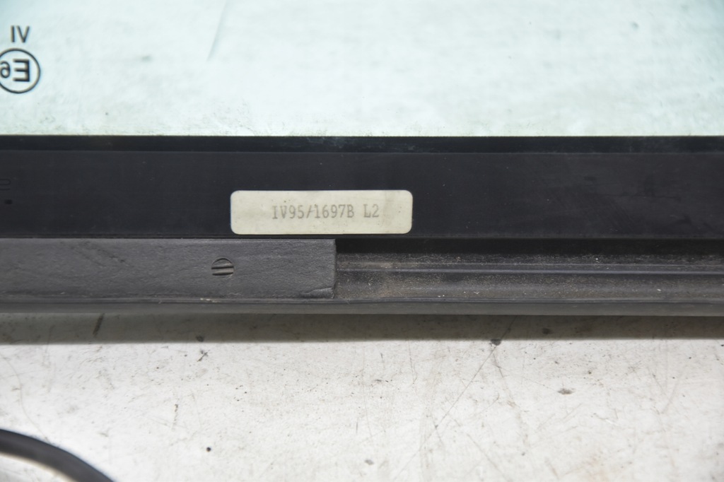 фото №6, Bmw e38 атермічне скло бічна трикутник права задня