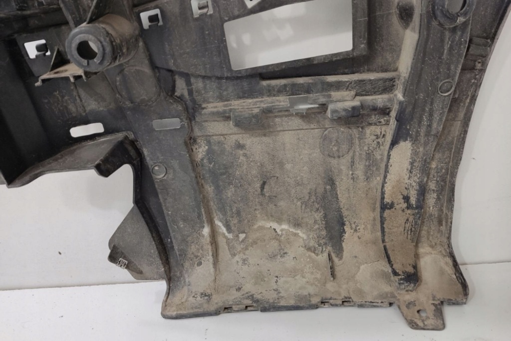 фото №10, Лівий напрямна заднього бампера bmw 7 g11, g12 7357147 2016