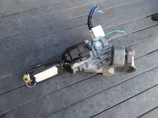 Купити Peugeot 108 2016 1,0 замок запалювання + ключ оригінал