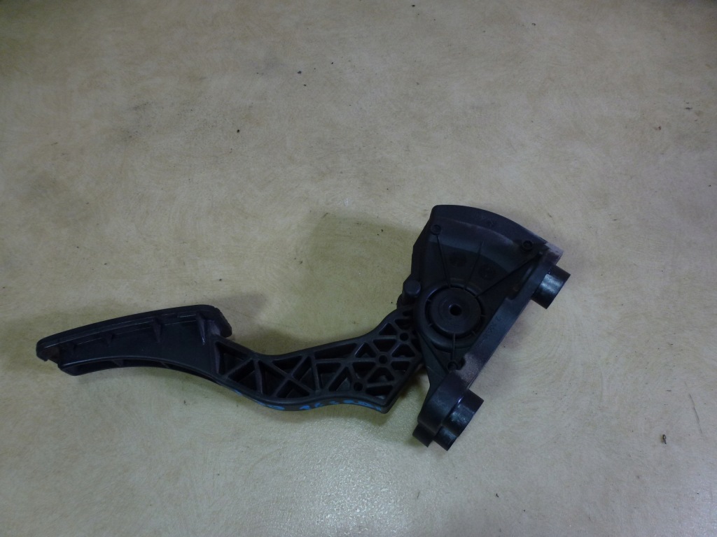 фото №4, Hyundai i30 1.6crdi педаль газа 07-12