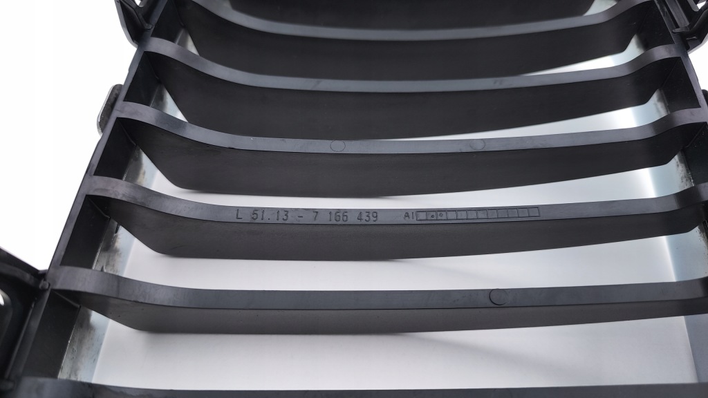 Bmw 1 e87 рестайлінг  хром решітка радіатора решітка радіатора решітка радіатора ліва перед 7179655 ne59 Ціна