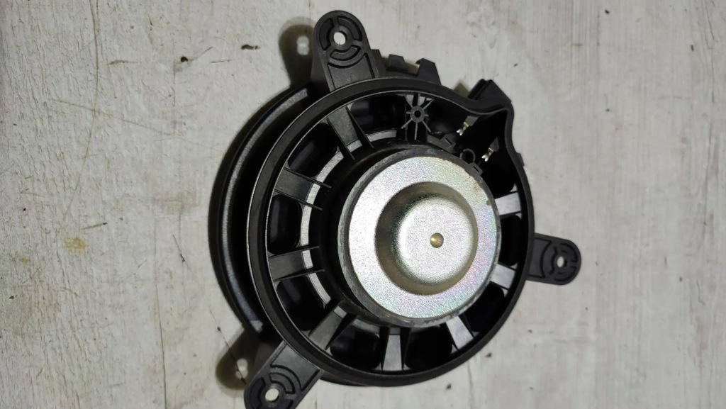 фото №2, Volvo v40 ii 2018r динамик