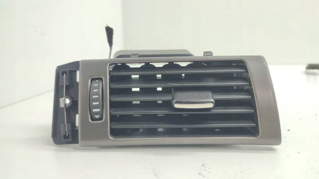 фото №1, Решётка обдув правая audi a6 c5 europa