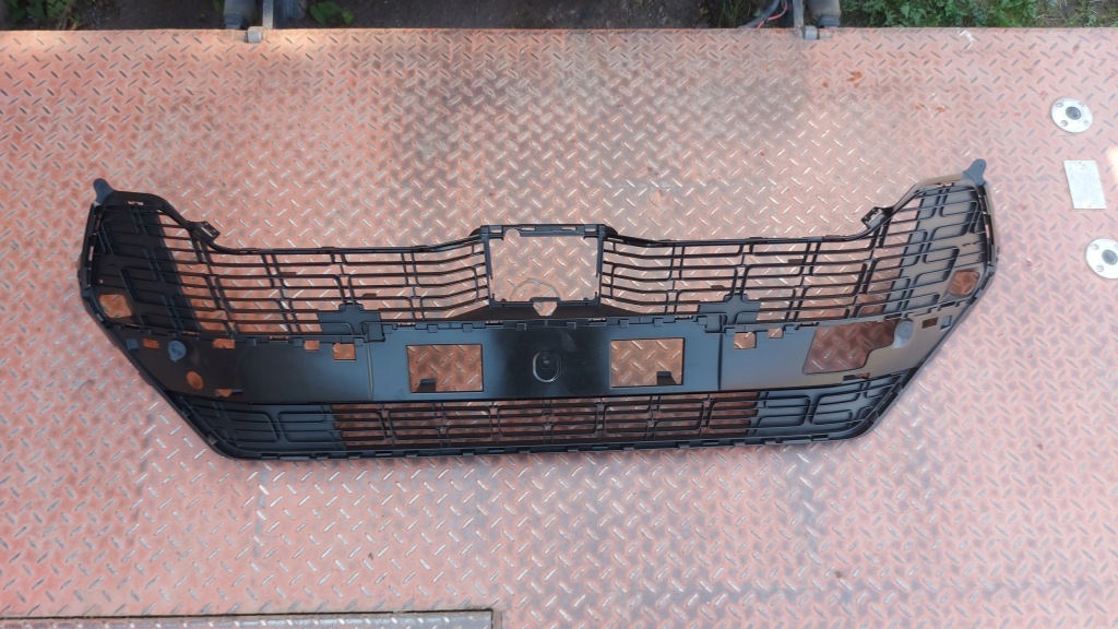 фото №1, Решётка бампера средняя перед передняя toyota proace city 23-