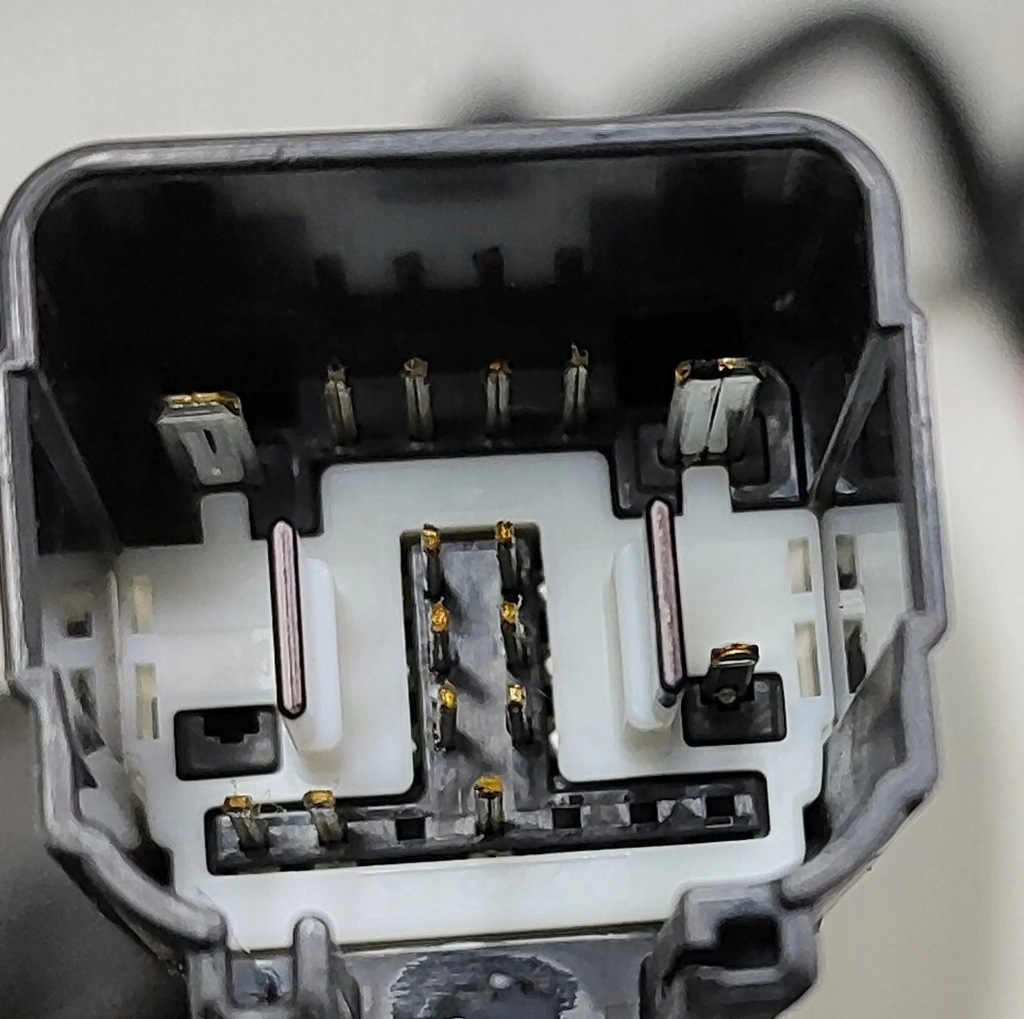 фото №9, Ford mustang mach-e 2023 потолок