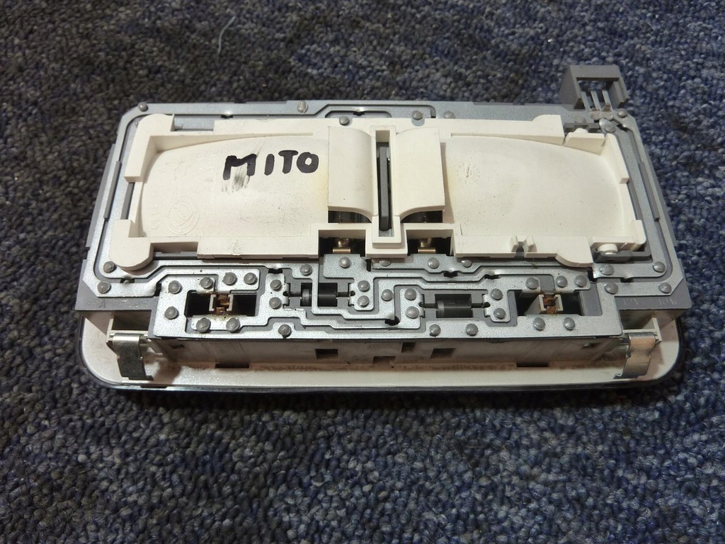 фото №4, Лампа освещение кабины alfa romeo mito 2008-