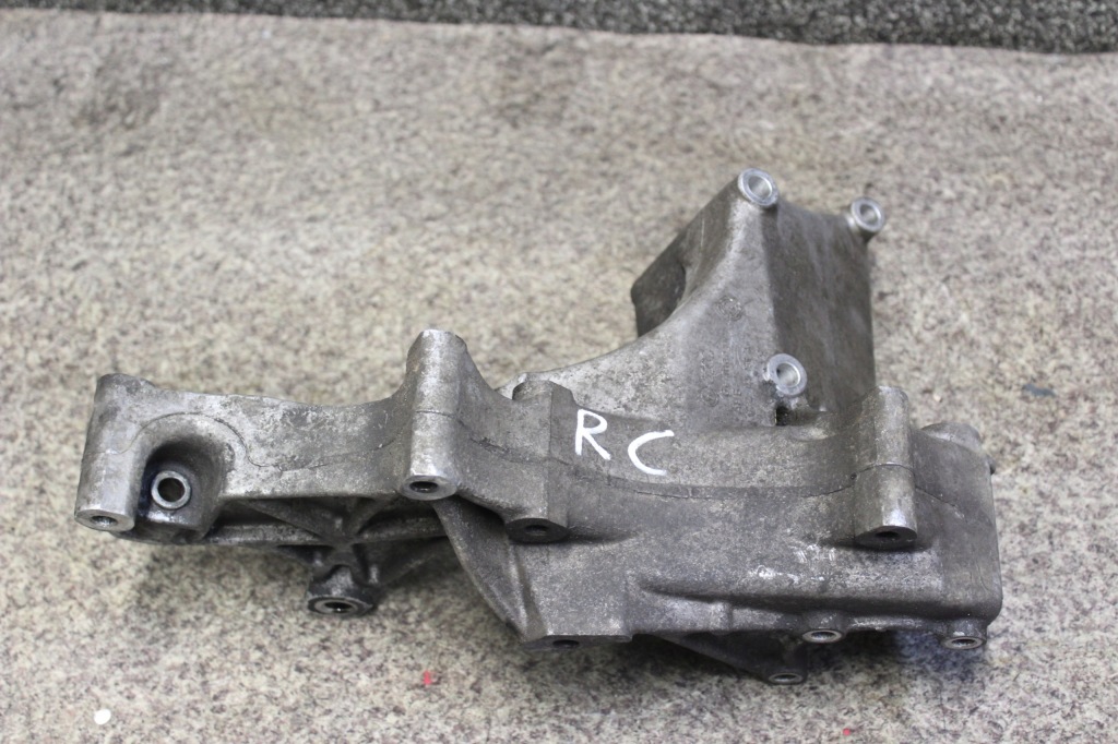 фото №1, Vw t4 lt 2.5tdi кронштейн кронштейн насоса 074145169a