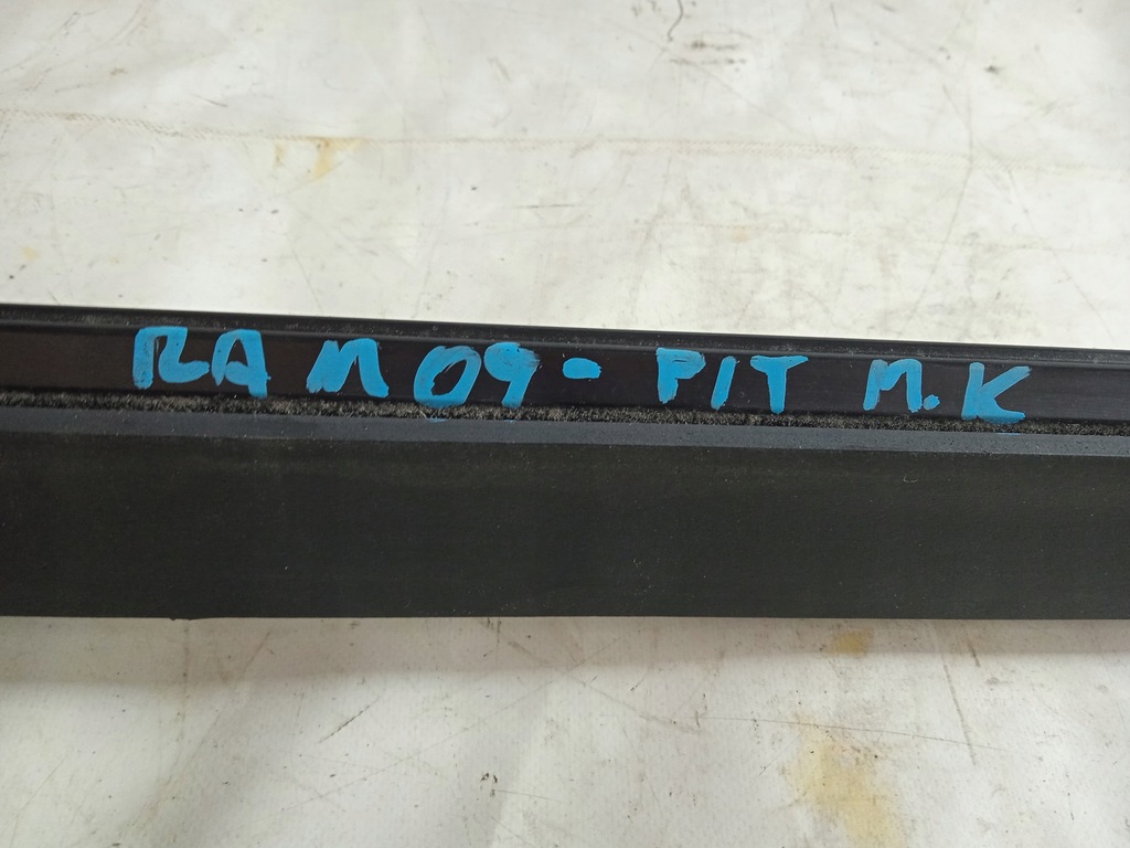 фото №9, Dodge ram 09- напрямна do шторка ліва права usa