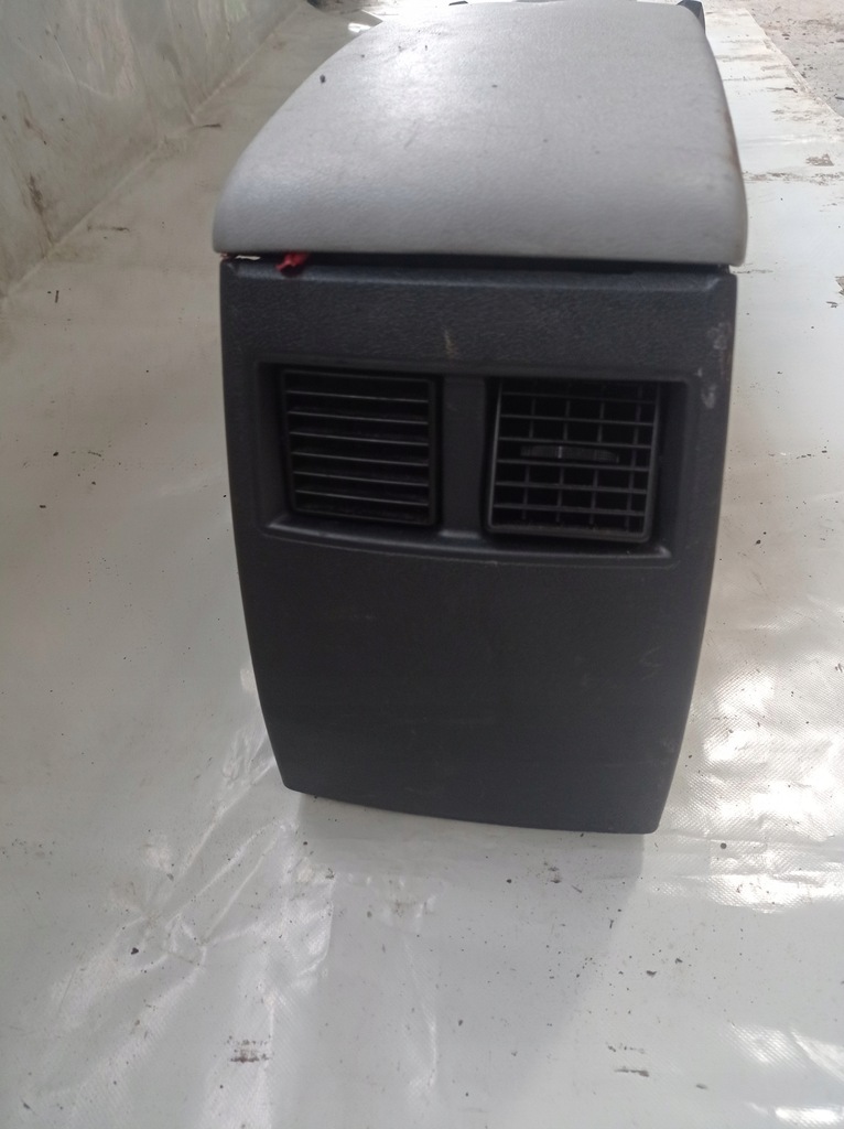 фото №5, Chrysler 300c тунель підлокітник