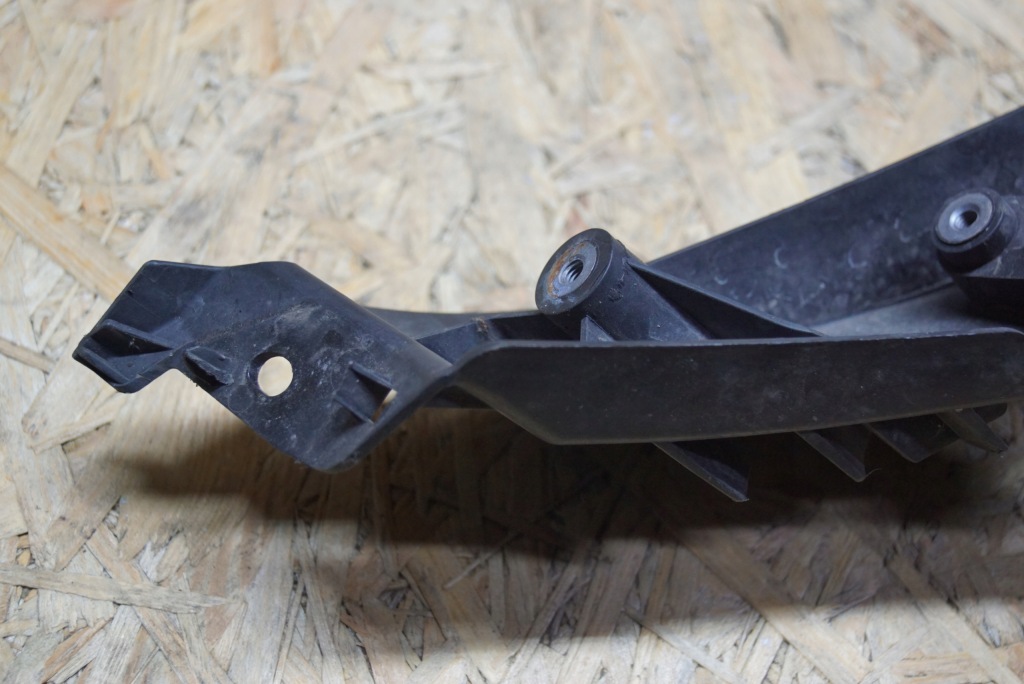 фото №11, Направляющая бампера лампы левый перед audi a4 b8