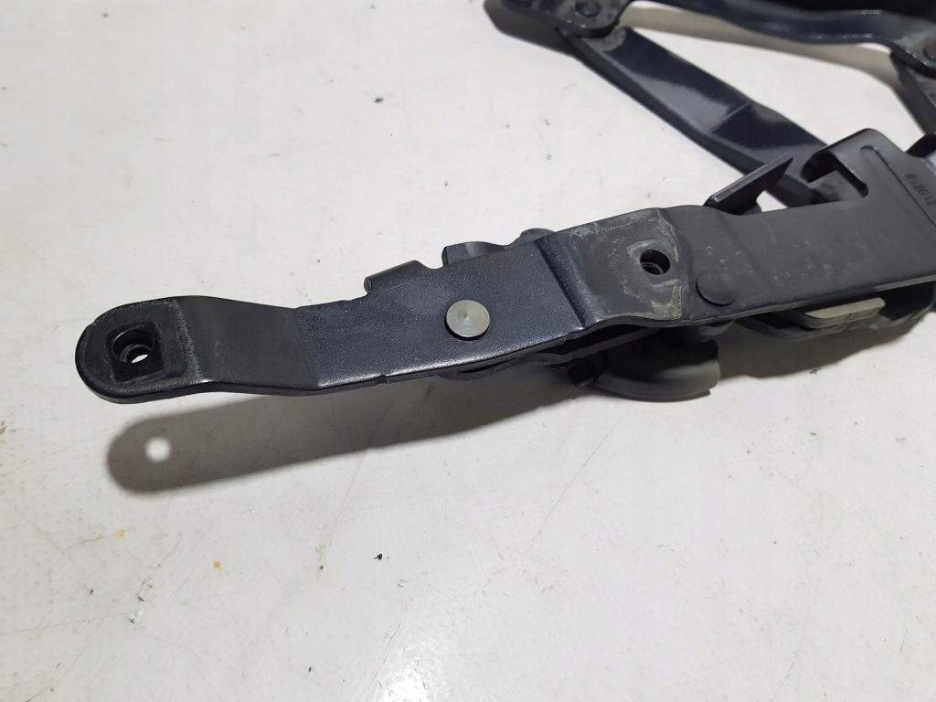 Петля капот правий mercedes slk r172 w172 1728800228 Оригінал