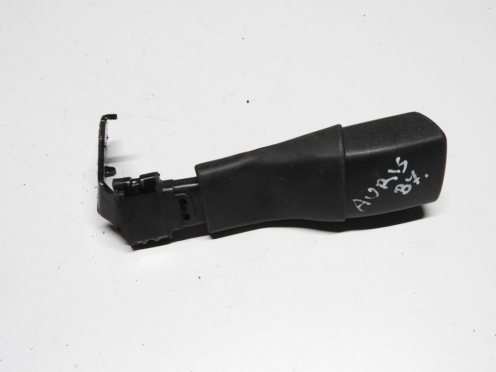 фото №5, Toyota auris i клипса поперечина задняя