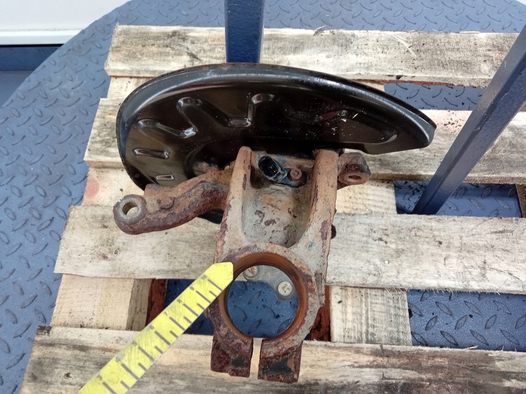 фото №7, Skoda rapid 1.6 tdi поворотный кулак перед левая ступица