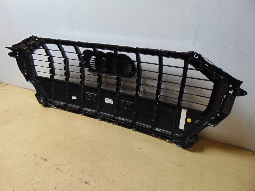 фото №9, Решётка радиатора решётка радиатора audi q3 ii znaczkiem эмблема