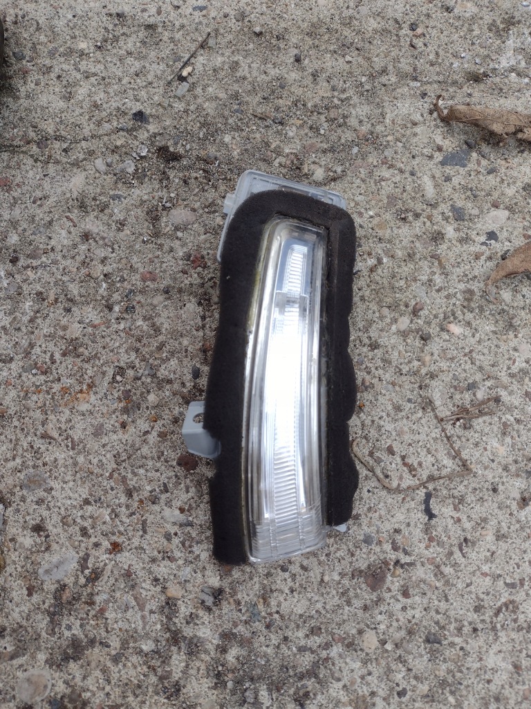 фото №1, Поворотник дзеркало правого suzuki ignis 2020