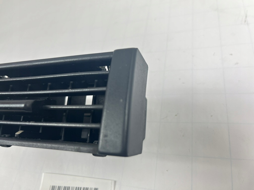 фото №14, Решётка обдув правая пассажира w панель консоль mercedes w124