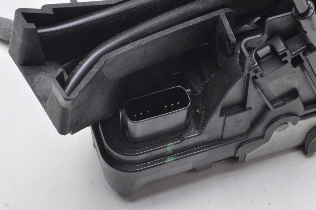 фото №8, Ford fiesta mk8 замок двері лівий задня 6 pin