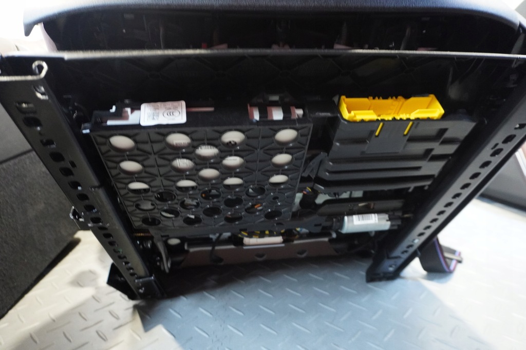 фото №12, Сидіння середина заднє сидіння bmw x5 g05 g05lci-lift coffee 12km.