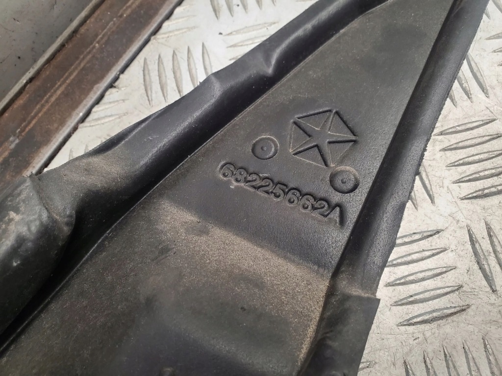 Chrysler pacifica 68225662a правая сторона шумоизоляция в Украине