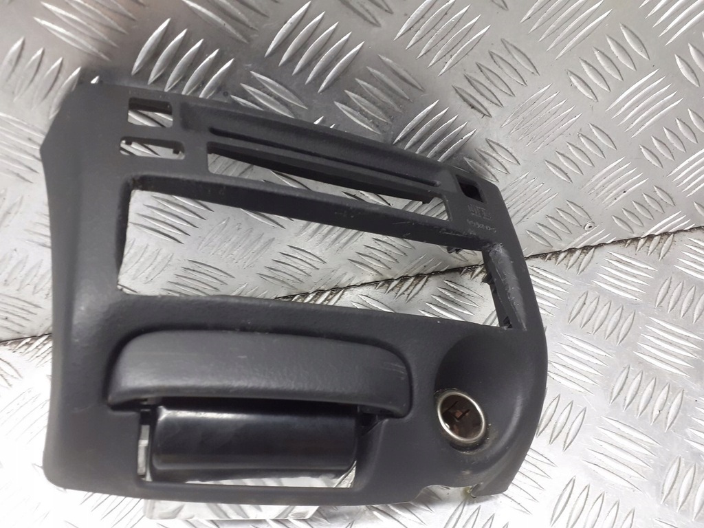 фото №1, Пепельница toyota yaris i 74111-52010