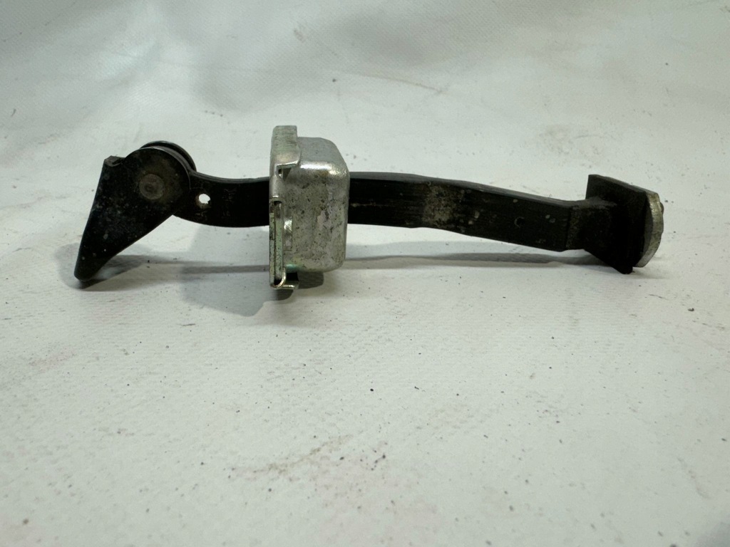 фото №3, Renault kadjar обмежувач двері передній перед