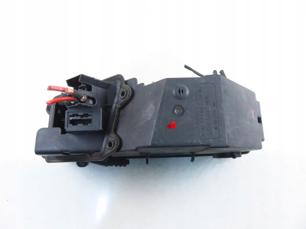 Коробка запобіжників mercedes-benz w124 Недорого