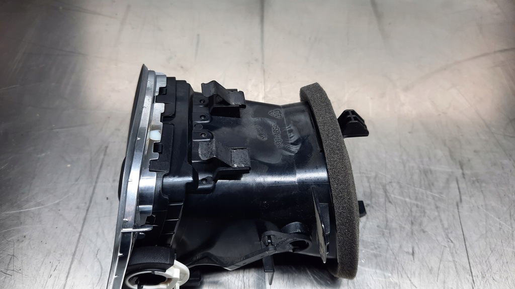 фото №4, Решітка обдув ліва 30791697 volvo v40 ii 12-19r eu