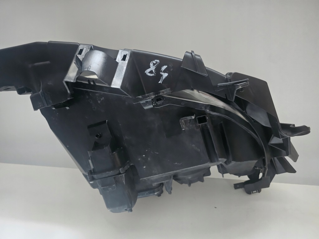 Лампа левая передняя bmw seria 3 e90 e91 lift 631172025819 направляющая в Украине