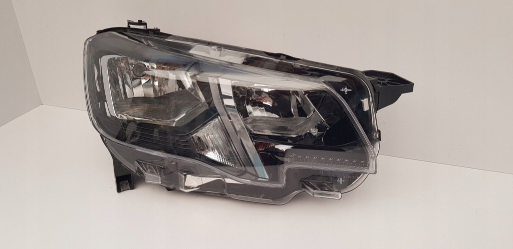 фото №2, Лампа передня права peugeot rifter